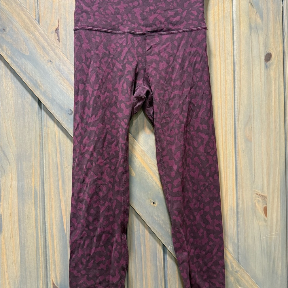 Woman’s Align 25” Leggings Formation Camo Sz 4